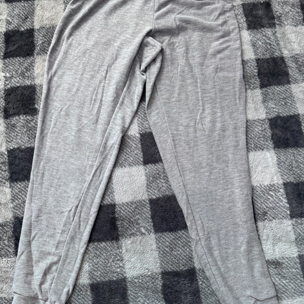 NWOT-Chaser Light Gray Knit Jogger Pants-Medium